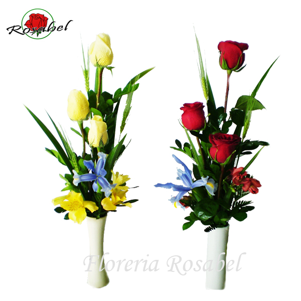 Florero de tres rosas 01